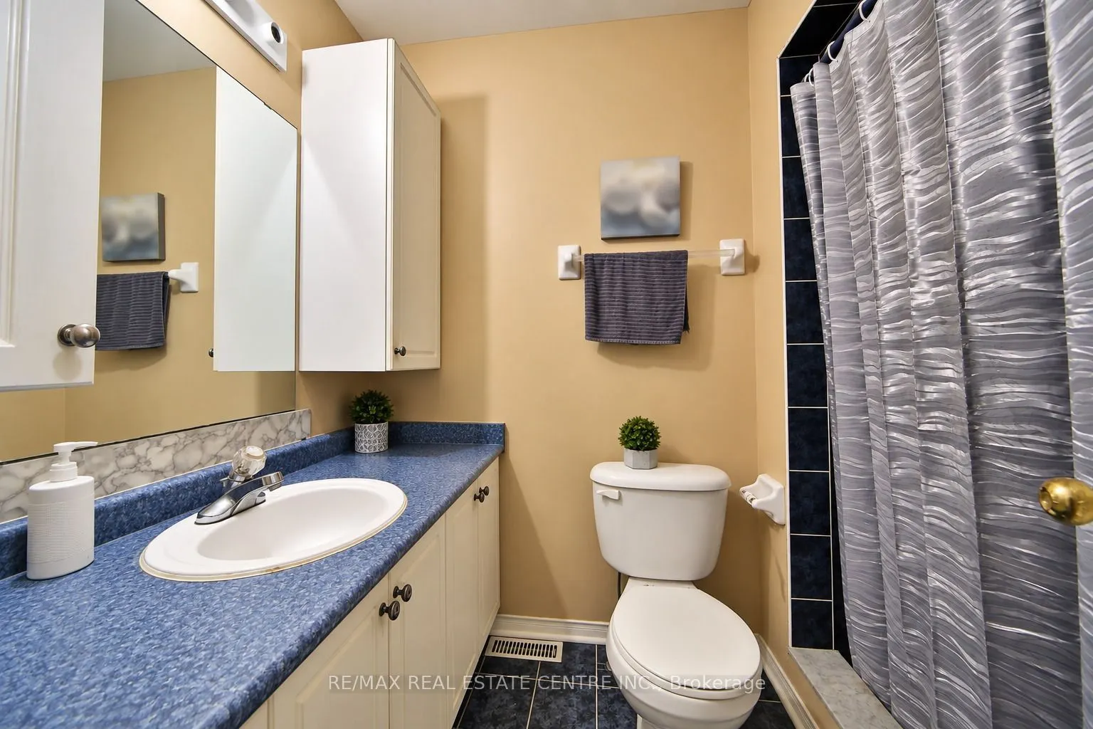 180 Cresthaven Road #25