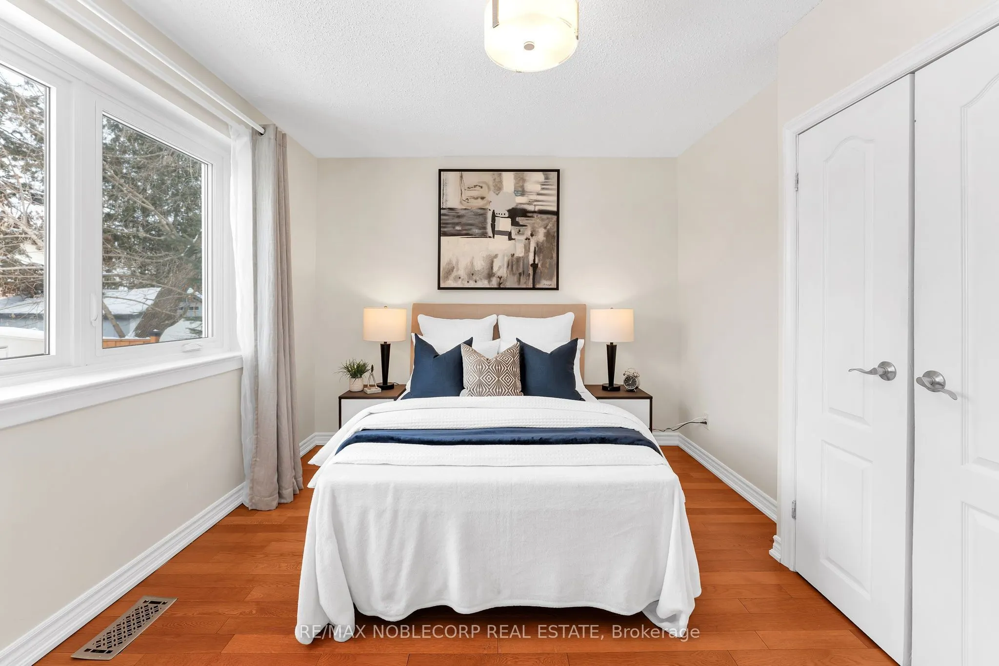 4230 Bloor Street W