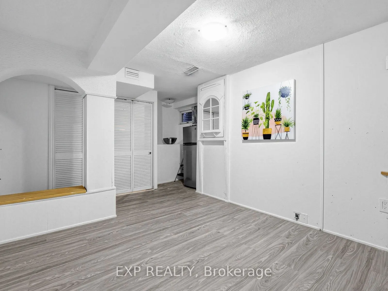 1180 Mississauga Valley Boulevard #4