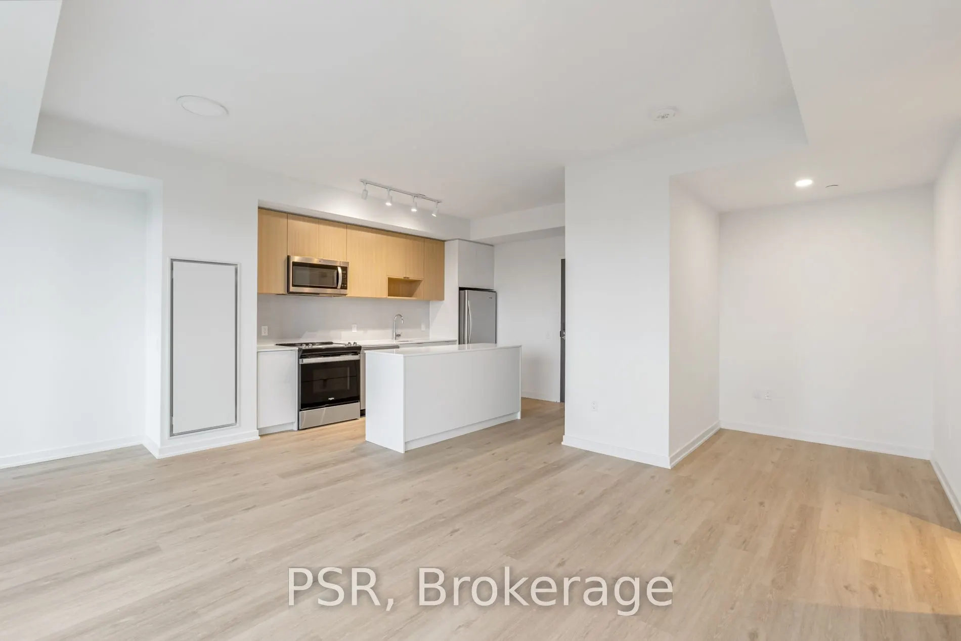 4365 Bloor Street W #403