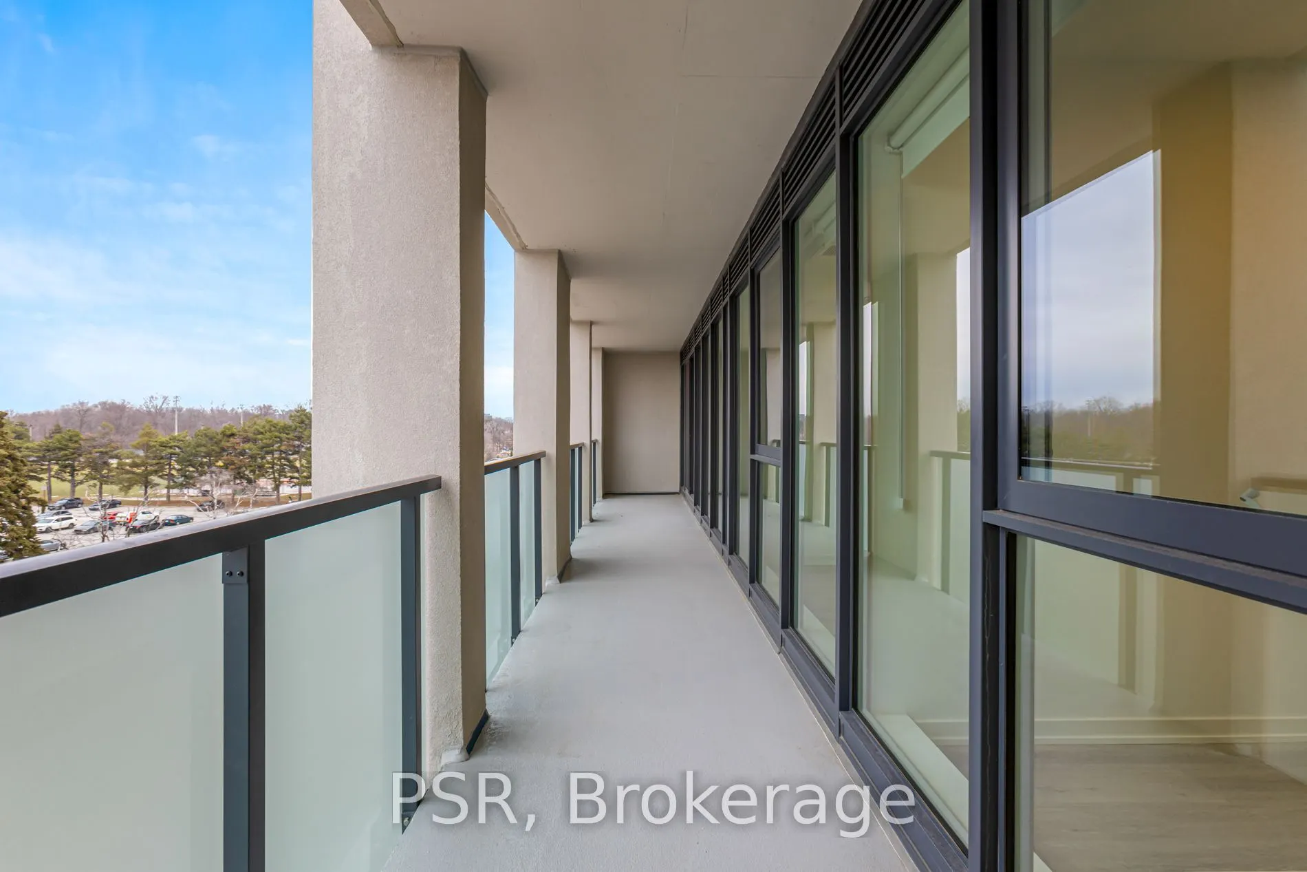 4365 Bloor Street W #403