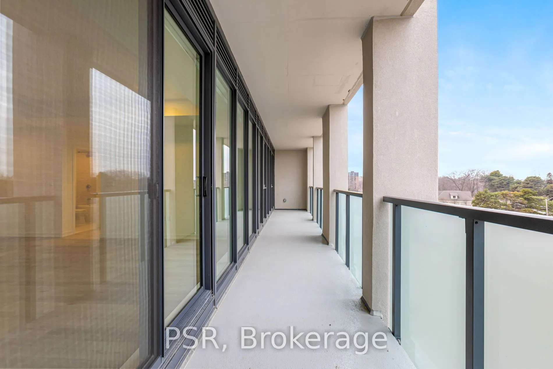 4365 Bloor Street W #403