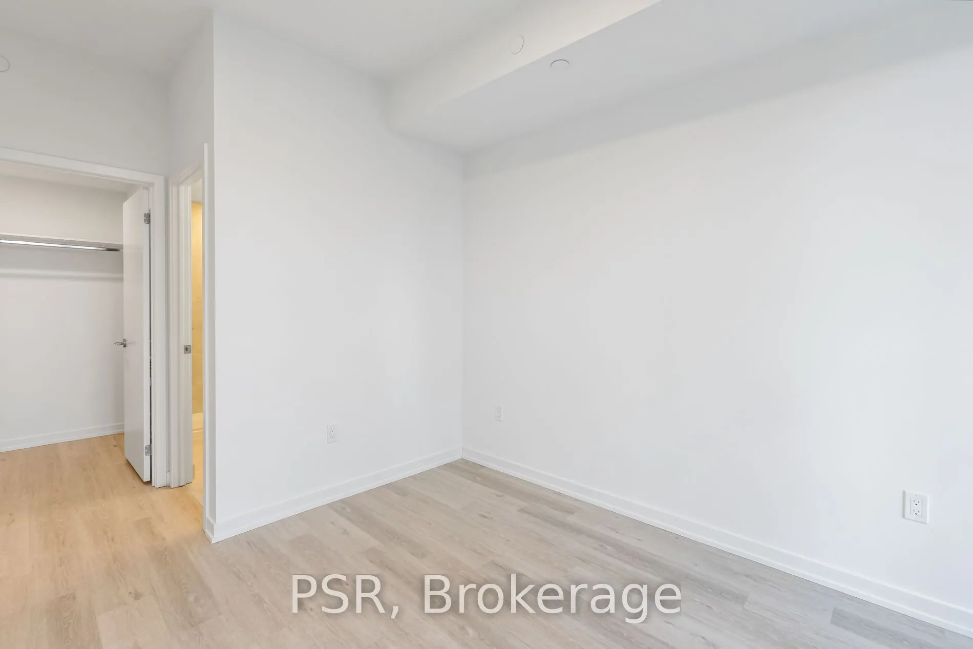 4365 Bloor Street W #403