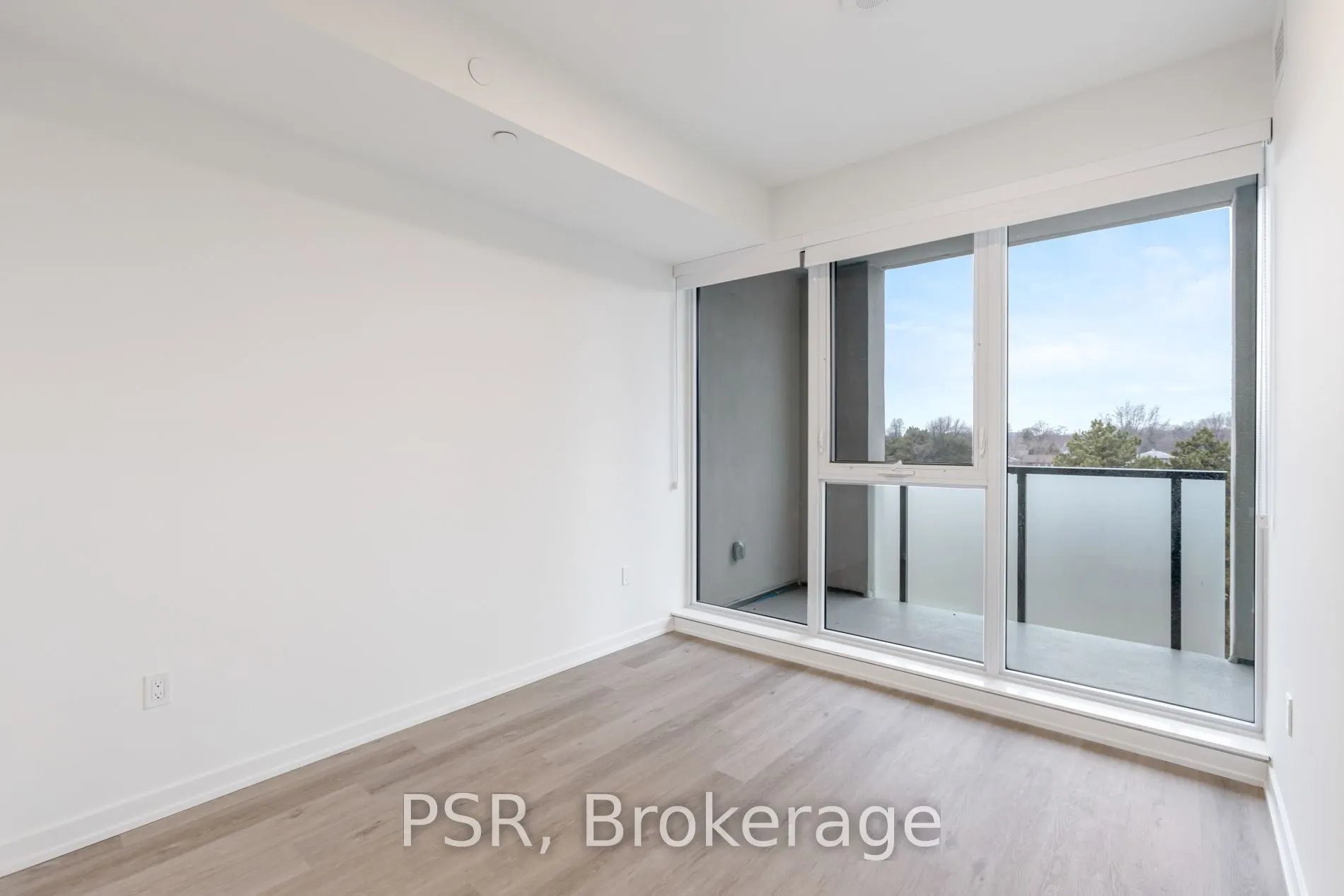 4365 Bloor Street W #403
