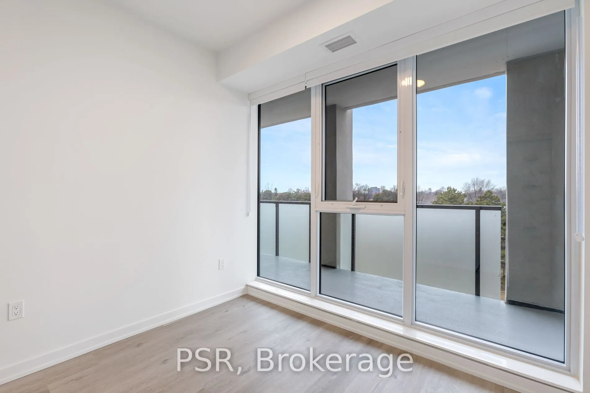 4365 Bloor Street W #403