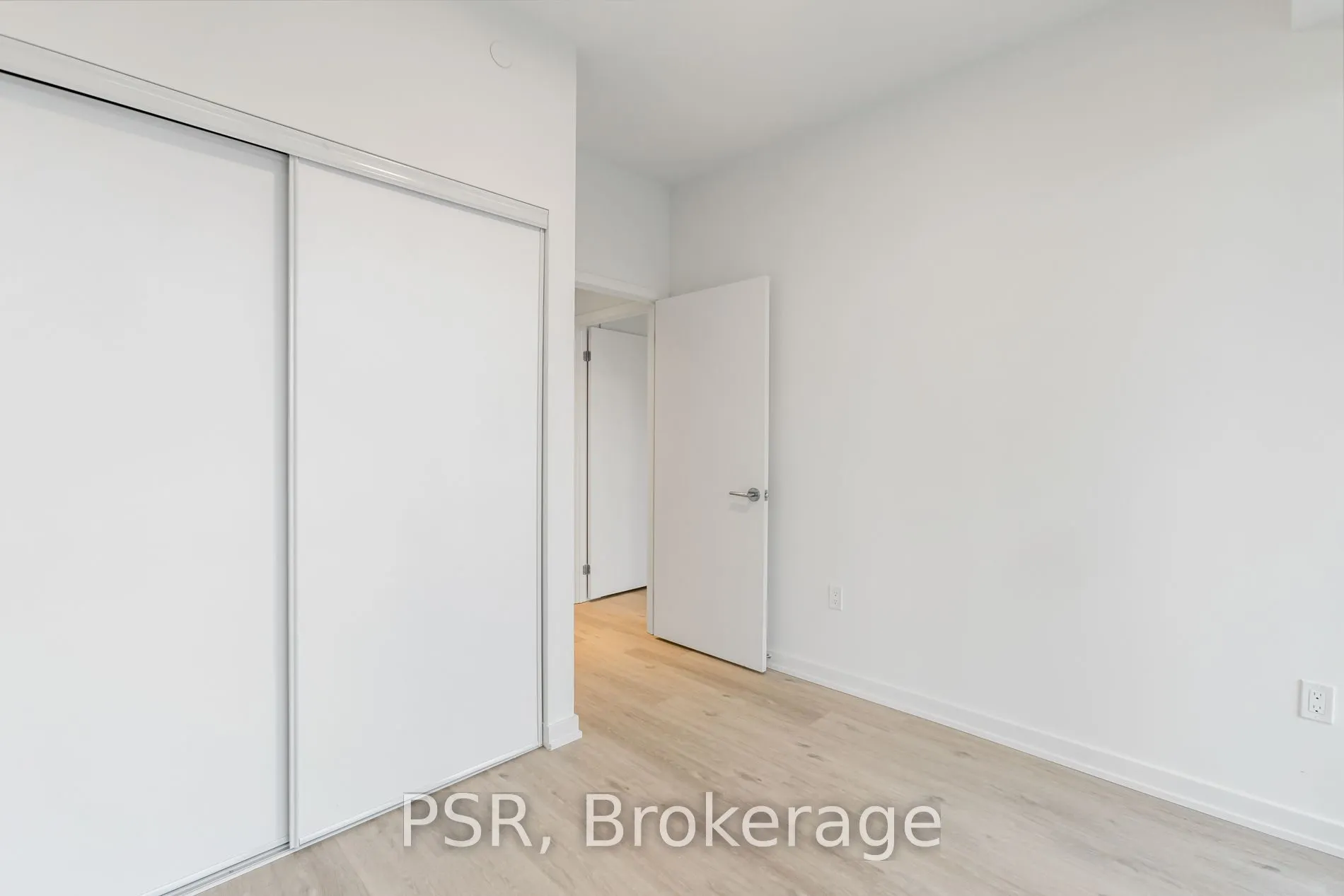 4365 Bloor Street W #403