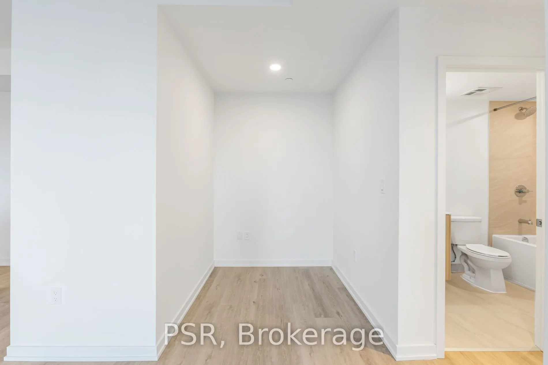 4365 Bloor Street W #403