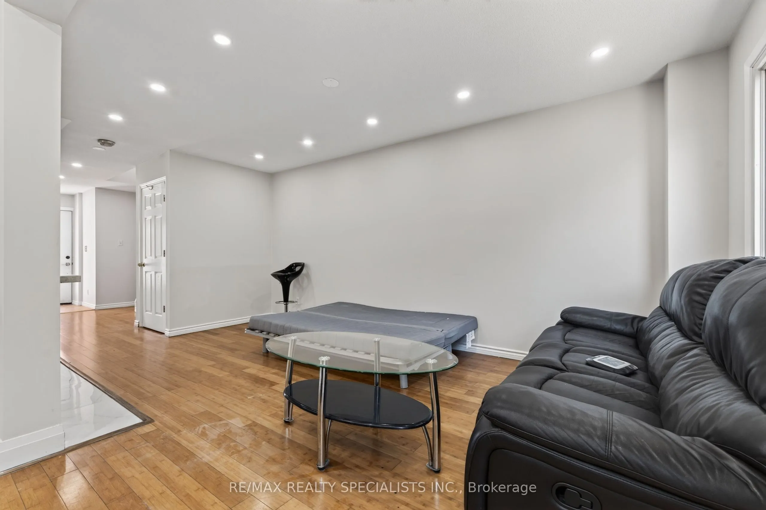 4134 CLEVEDON Drive