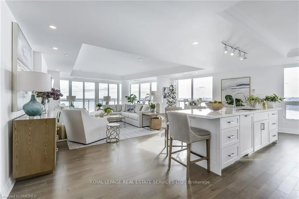 2060 LAKESHORE Road #1704
