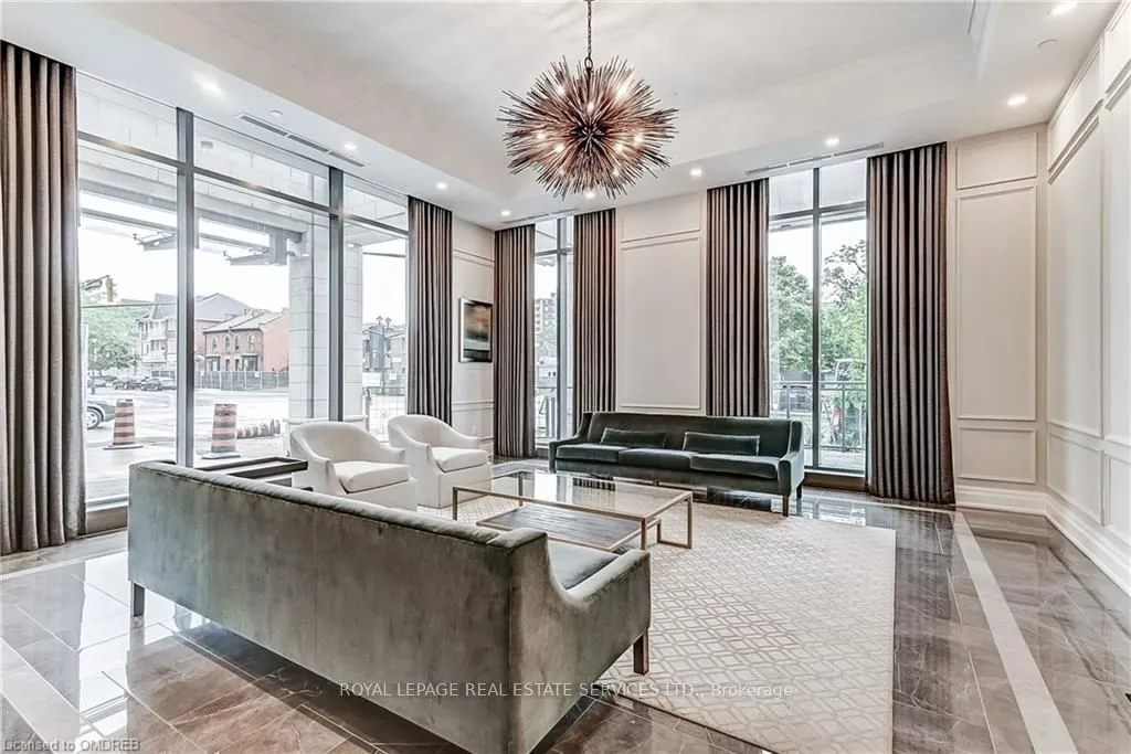 2060 LAKESHORE Road #1704