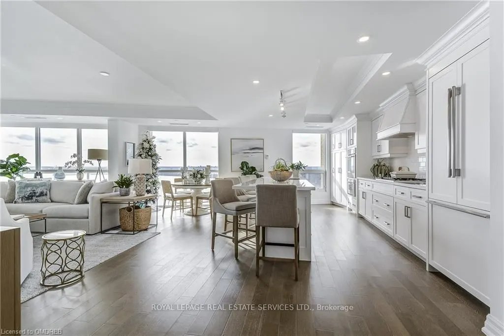 2060 LAKESHORE Road #1704