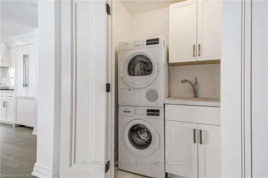 2060 LAKESHORE Road #1704