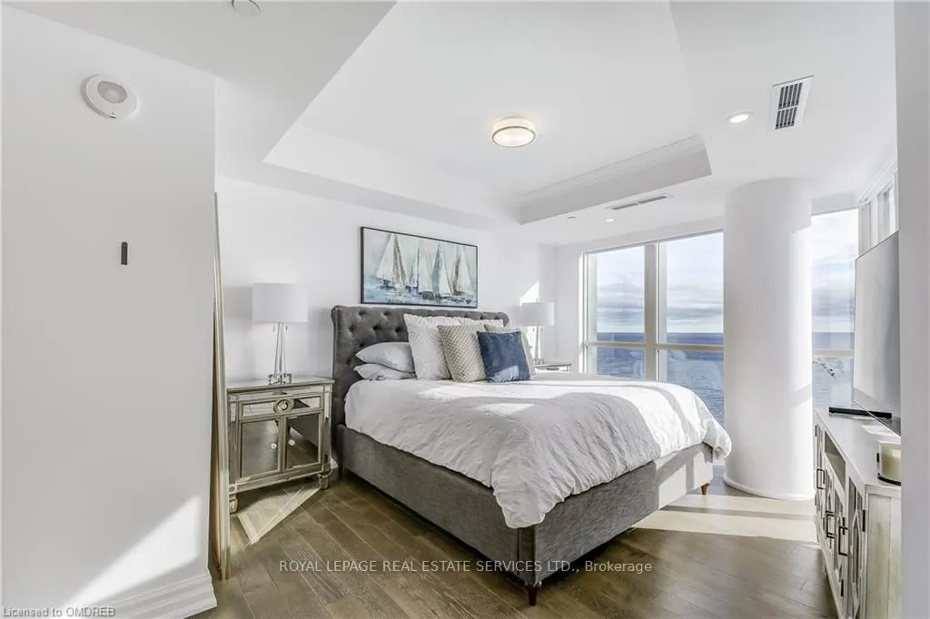 2060 LAKESHORE Road #1704