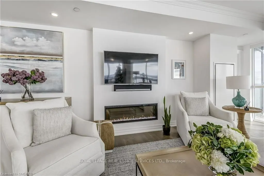 2060 LAKESHORE Road #1704