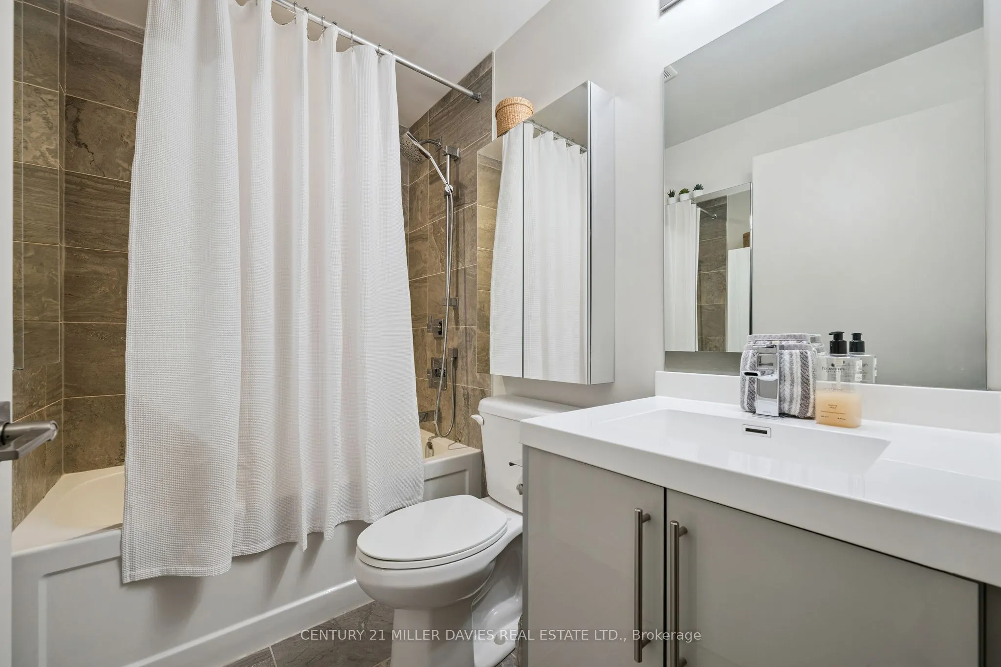 2081 Fairview Street #1101