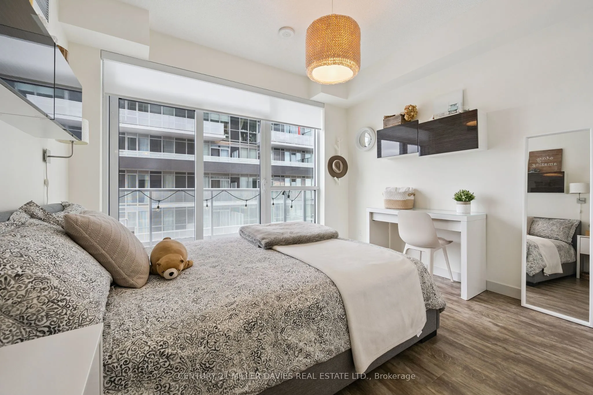 2081 Fairview Street #1101