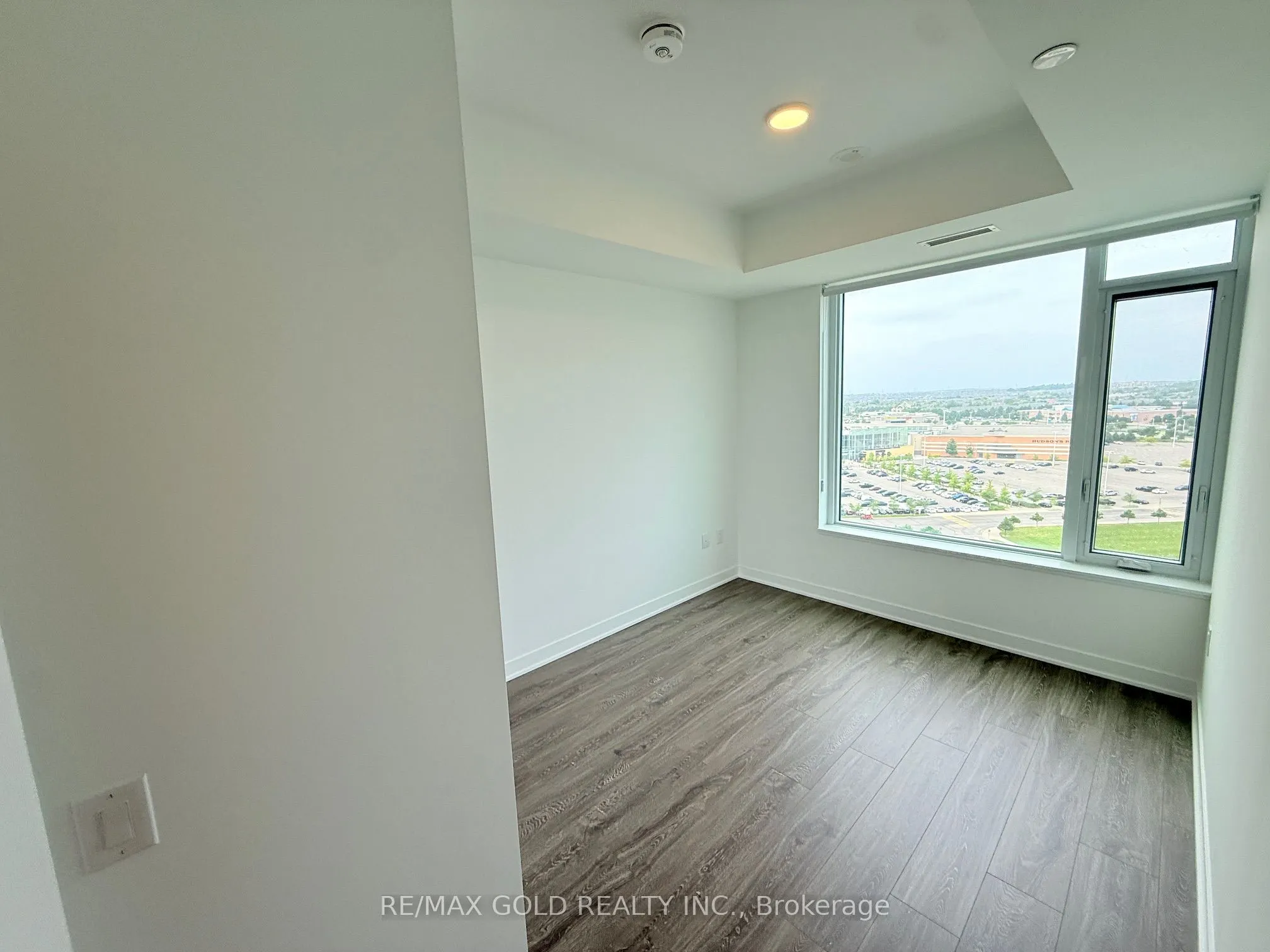 2495 Eglinton Avenue #1407