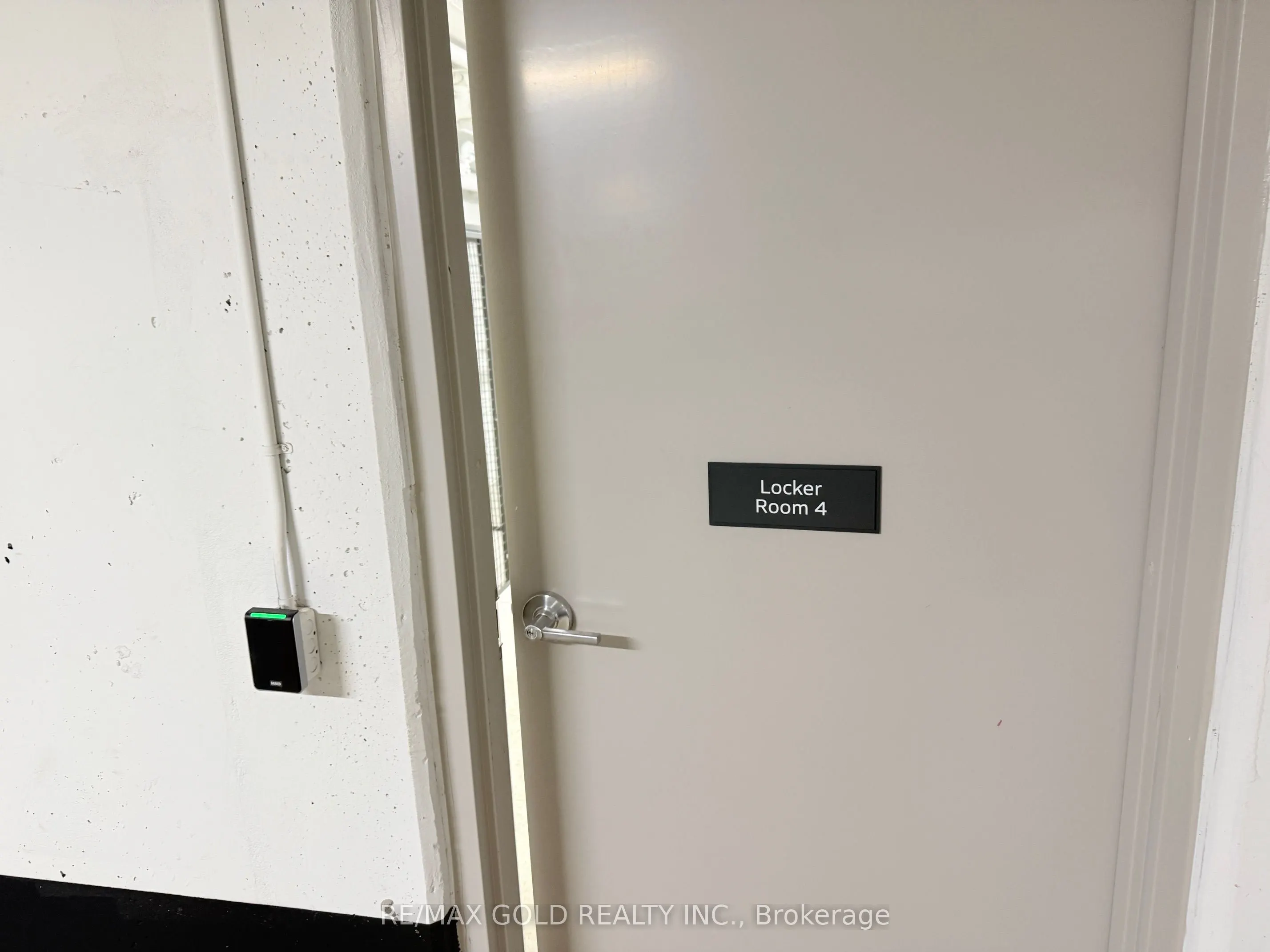 2495 Eglinton Avenue #1407
