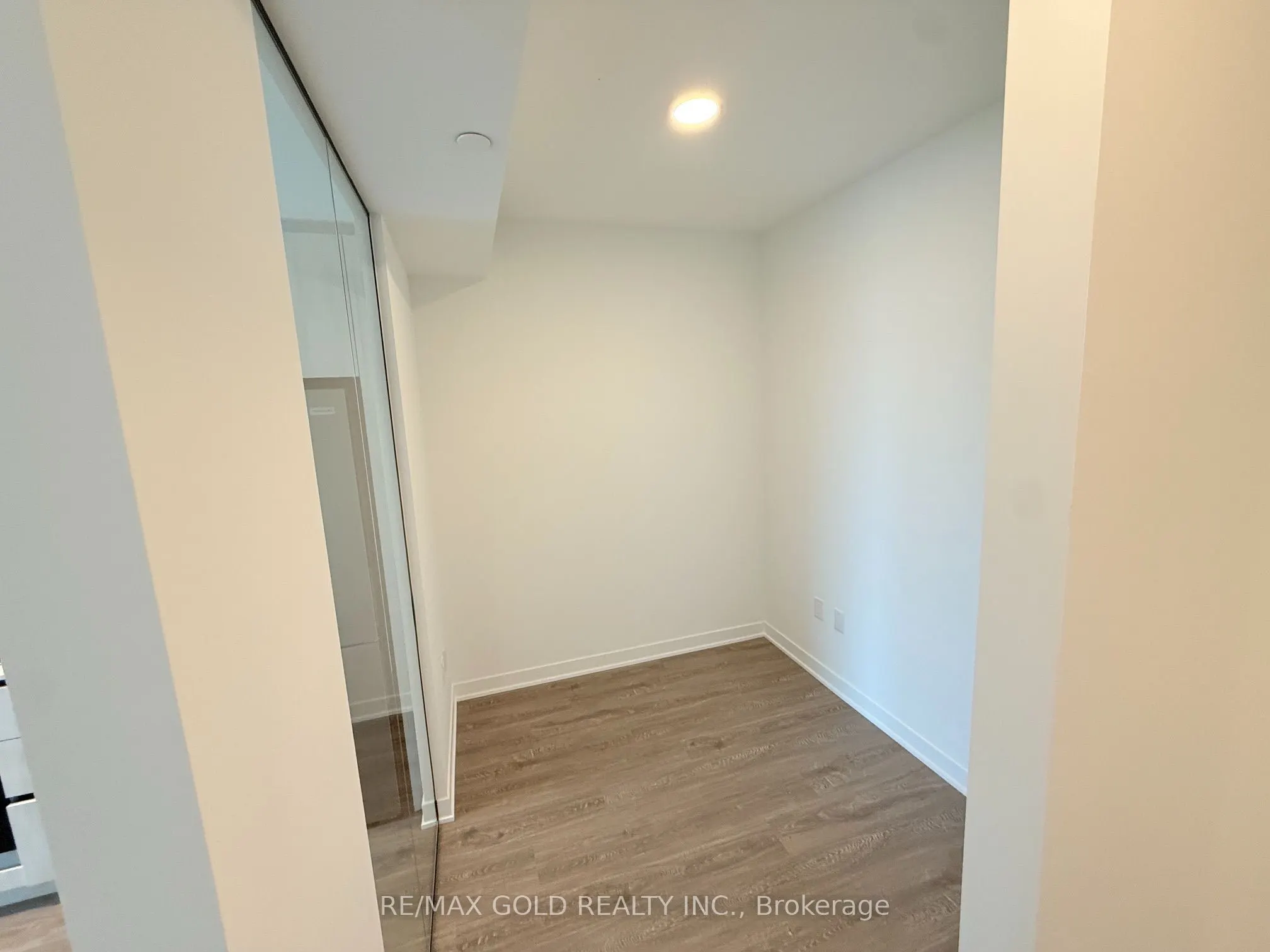 2495 Eglinton Avenue #1407