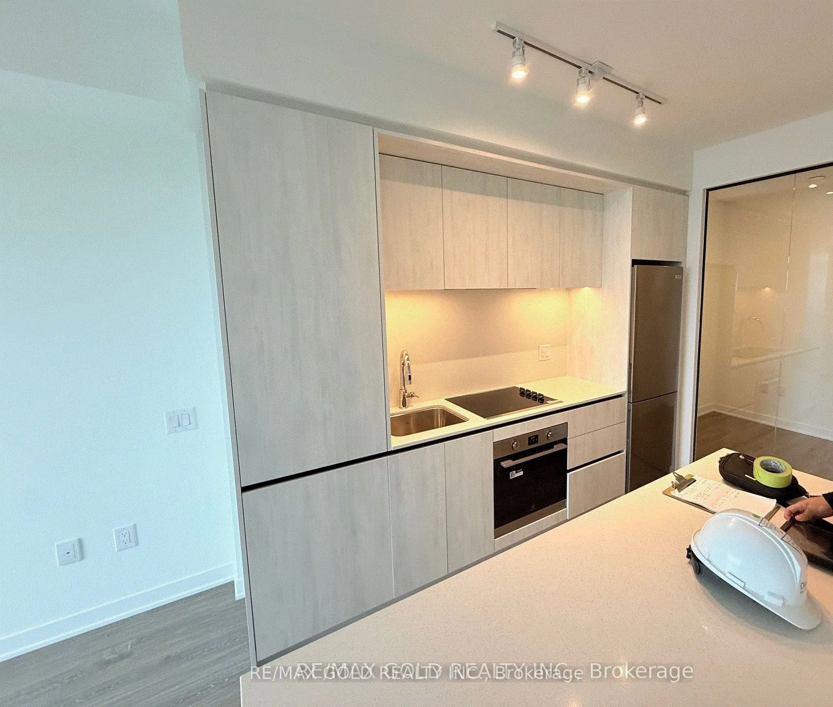 2495 Eglinton Avenue #1407