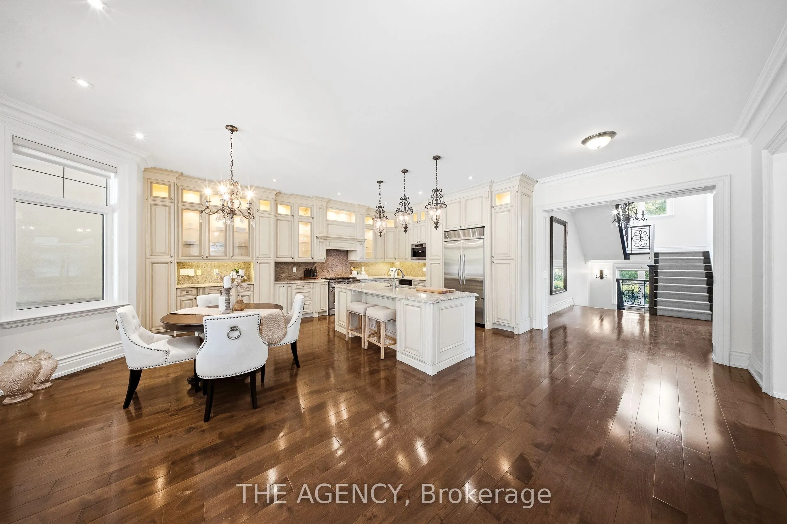 1098 Lakeshore Road W