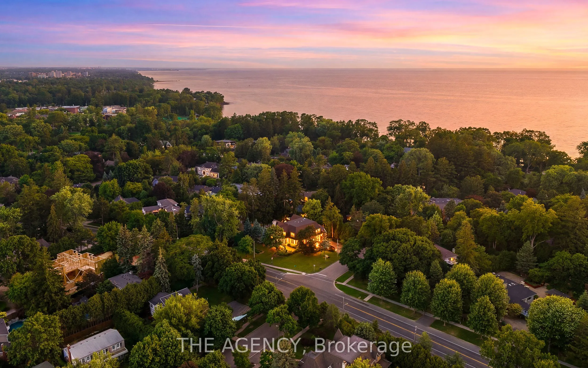 1098 Lakeshore Road W