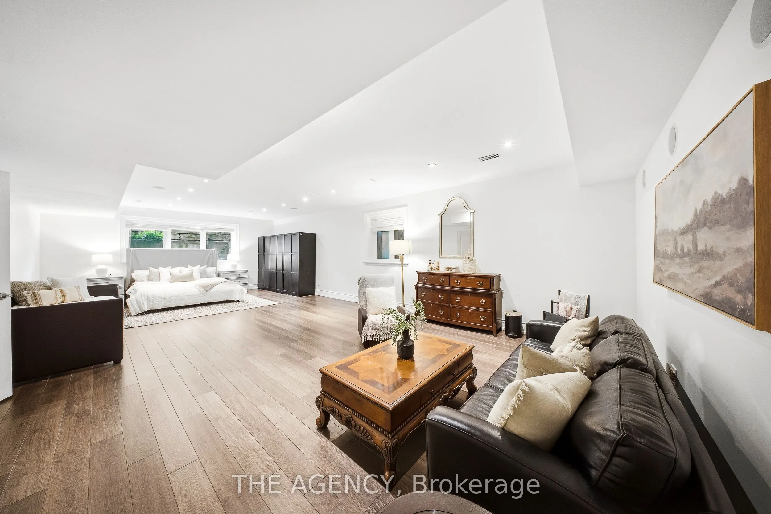 1098 Lakeshore Road W