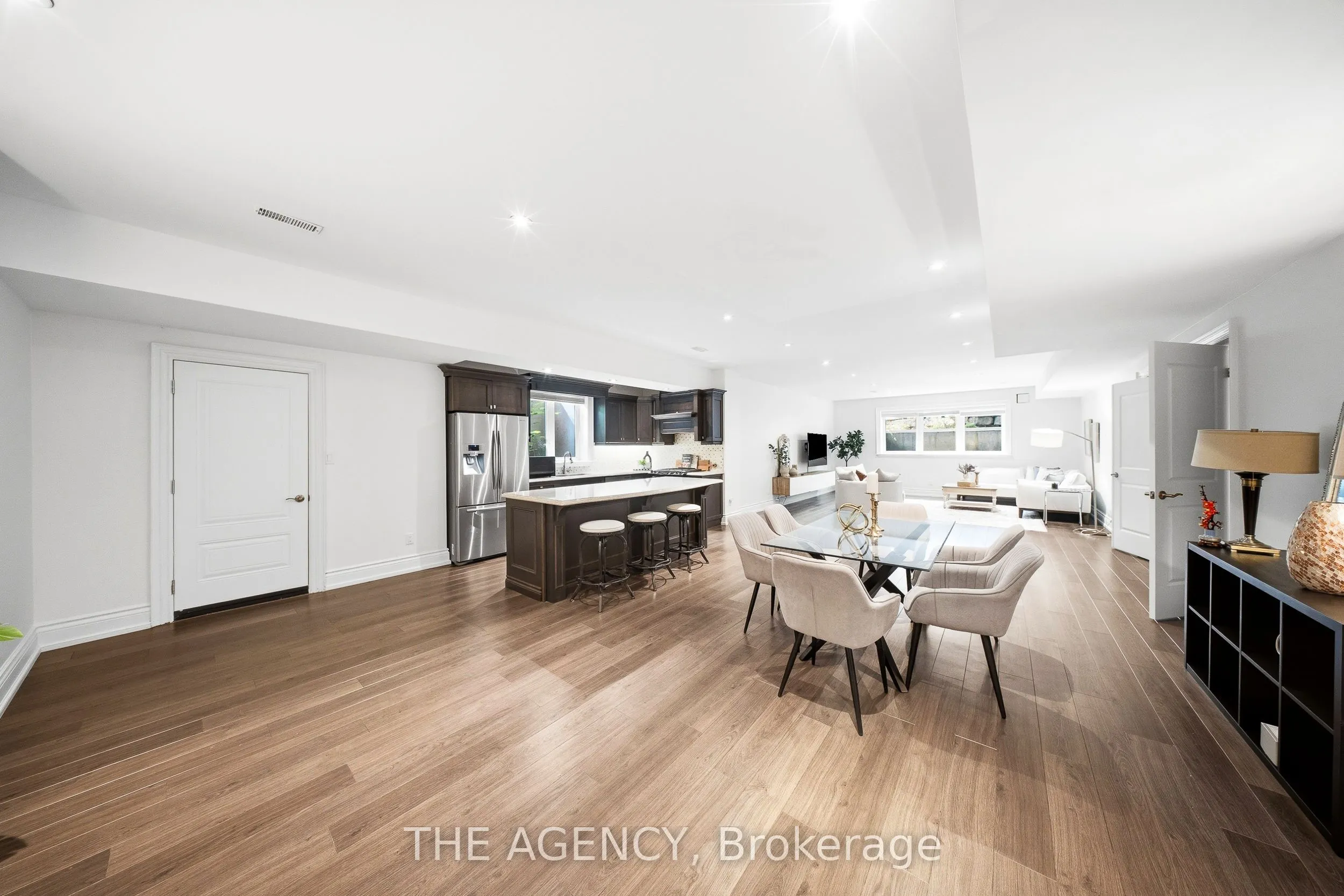 1098 Lakeshore Road W