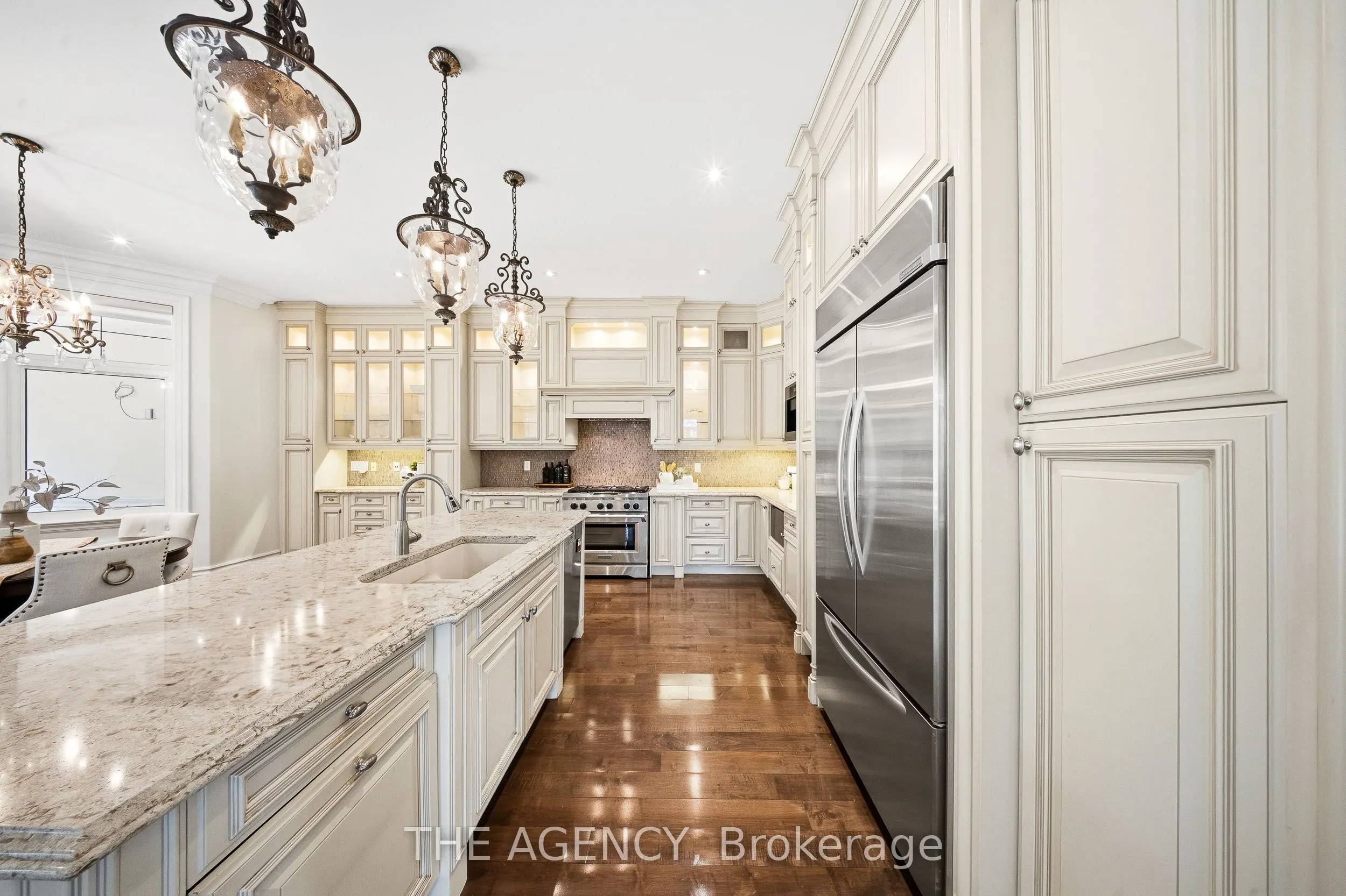 1098 Lakeshore Road W