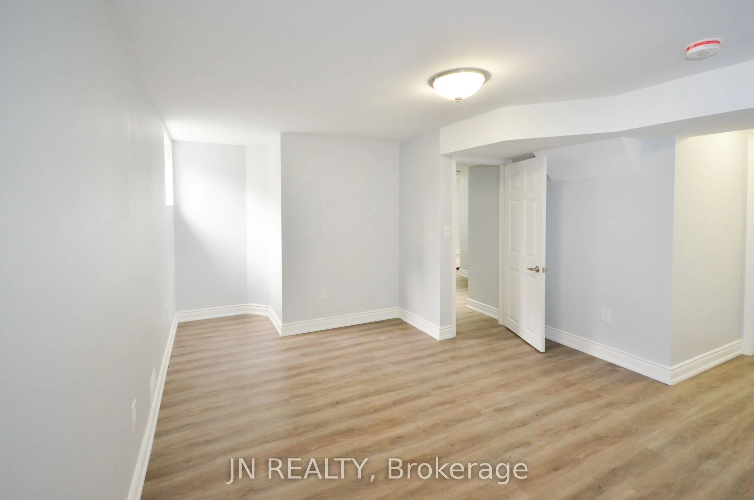 34 McEchearn Crescent #Lower