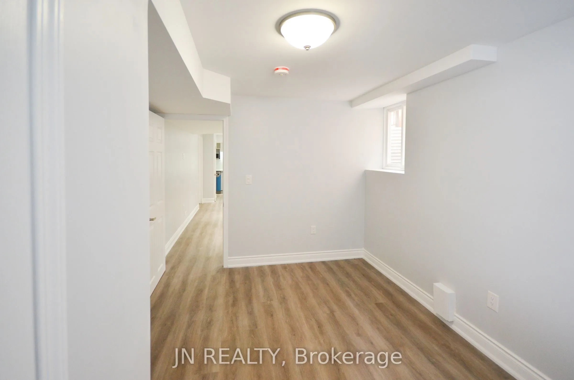 34 McEchearn Crescent #Lower