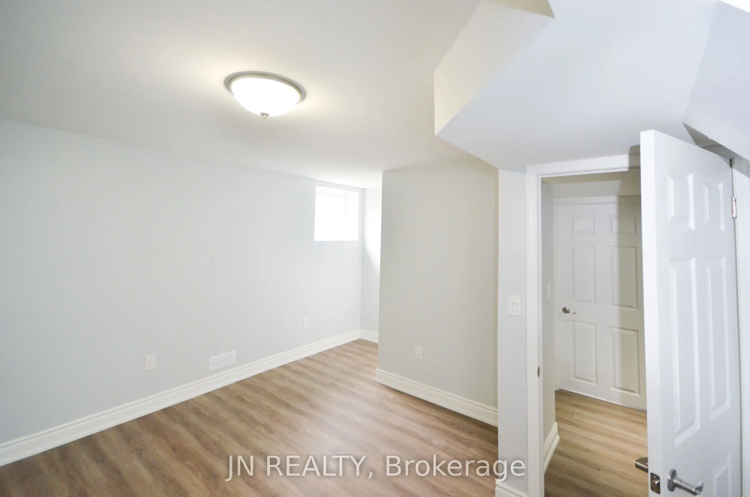 34 McEchearn Crescent #Lower
