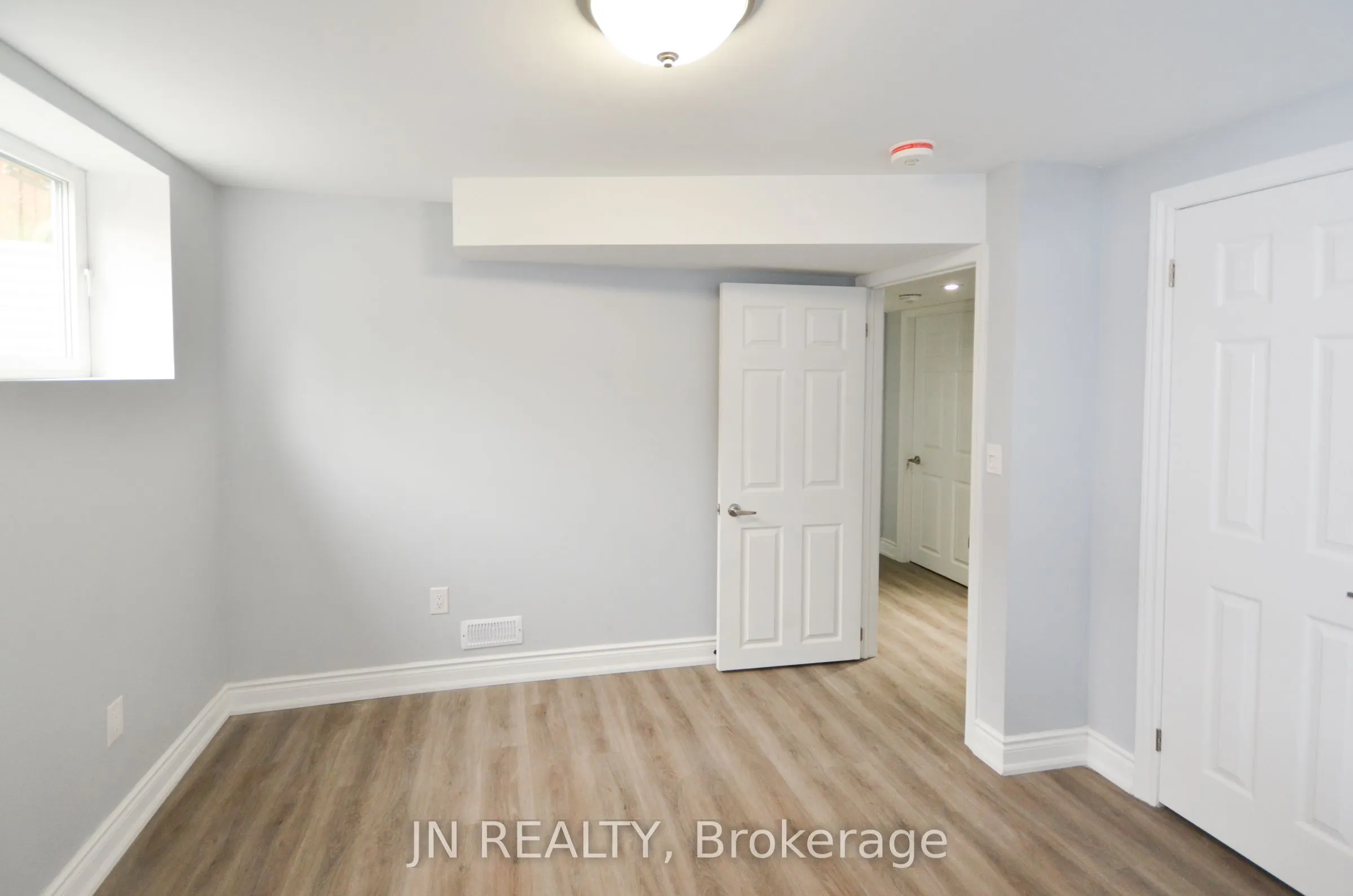 34 McEchearn Crescent #Lower