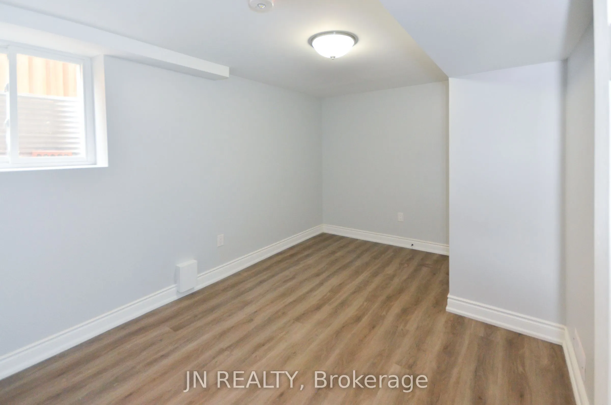 34 McEchearn Crescent #Lower