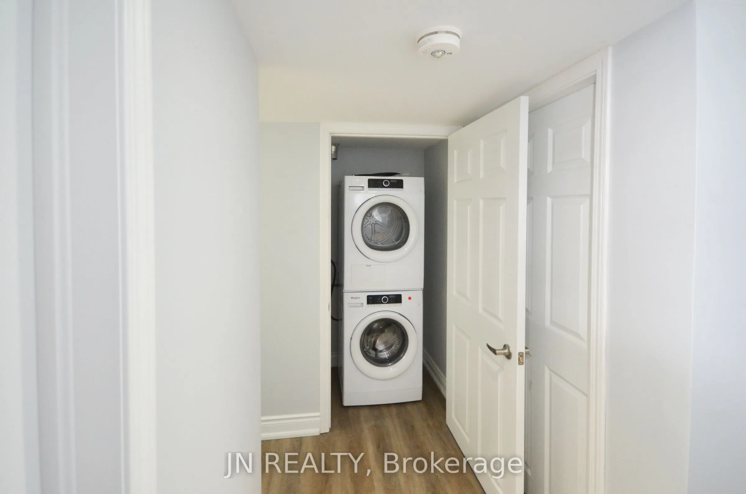 34 McEchearn Crescent #Lower