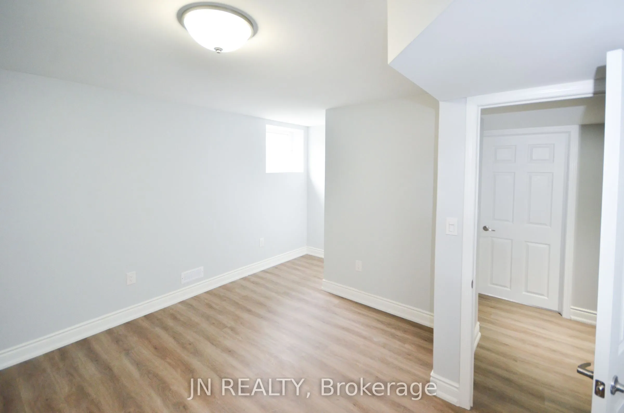 34 McEchearn Crescent #Lower