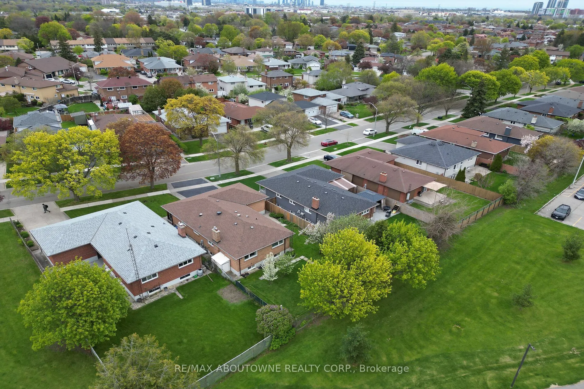 3302 Cardross Road