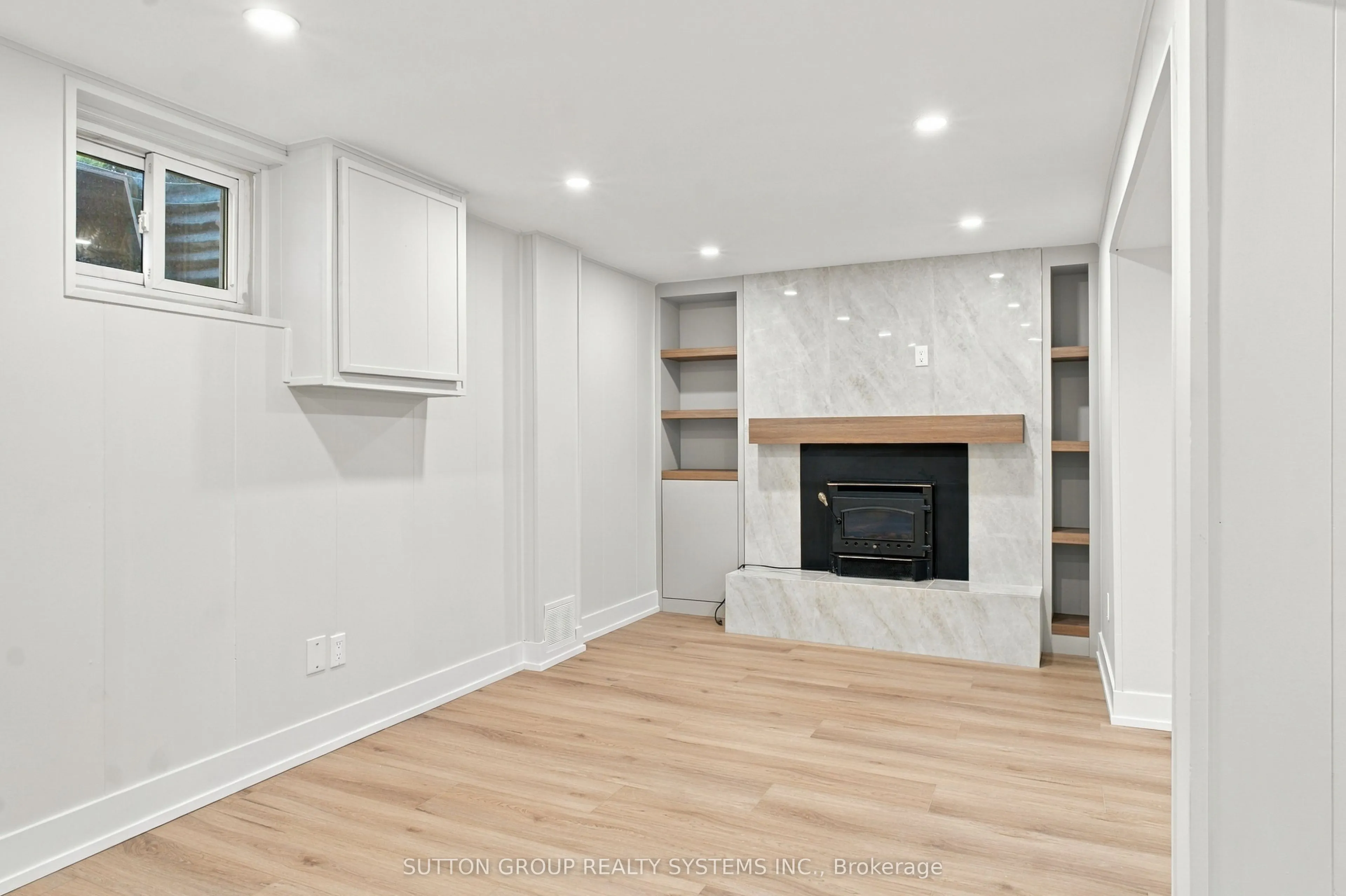 1951 Rathburn Road E #26