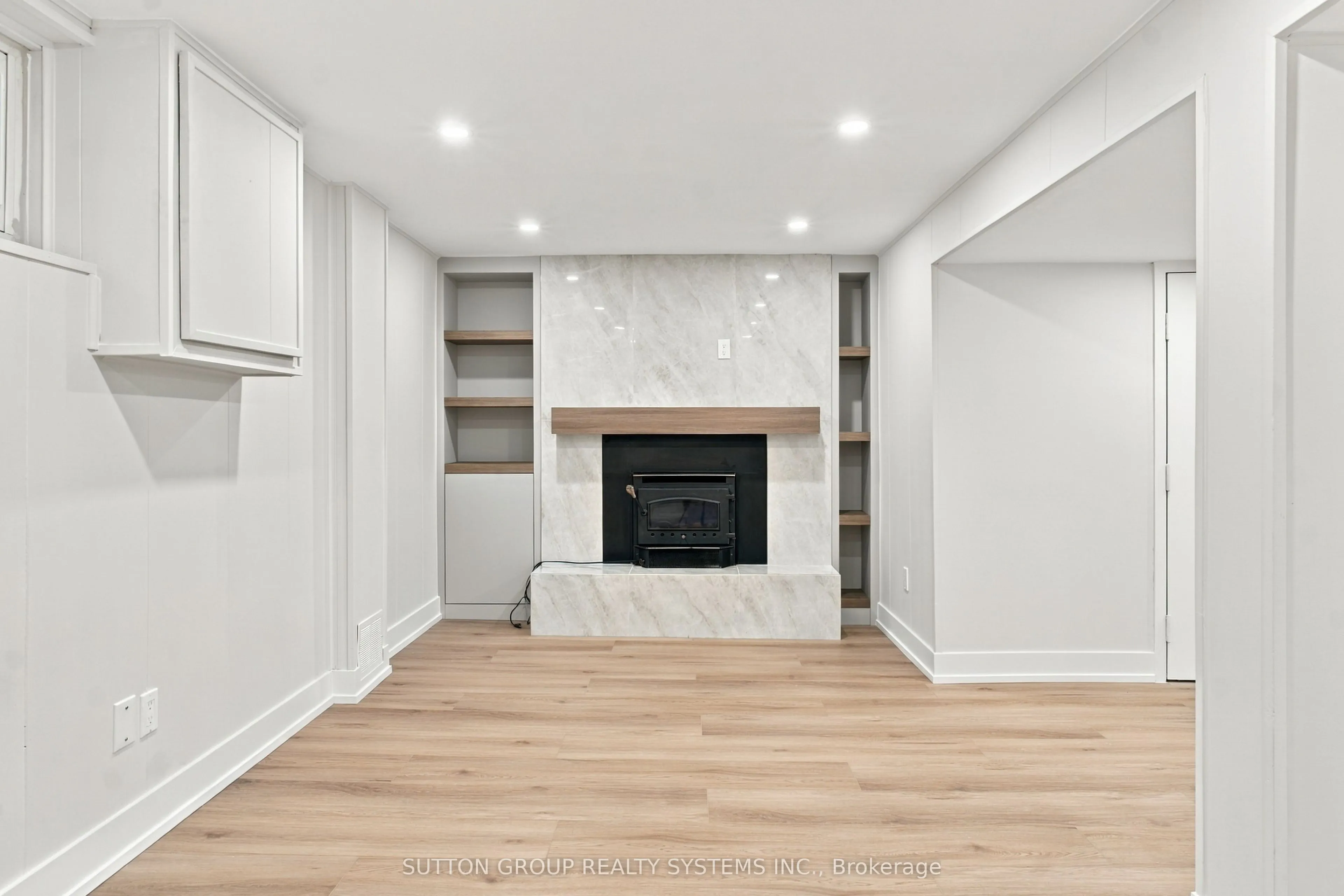 1951 Rathburn Road E #26