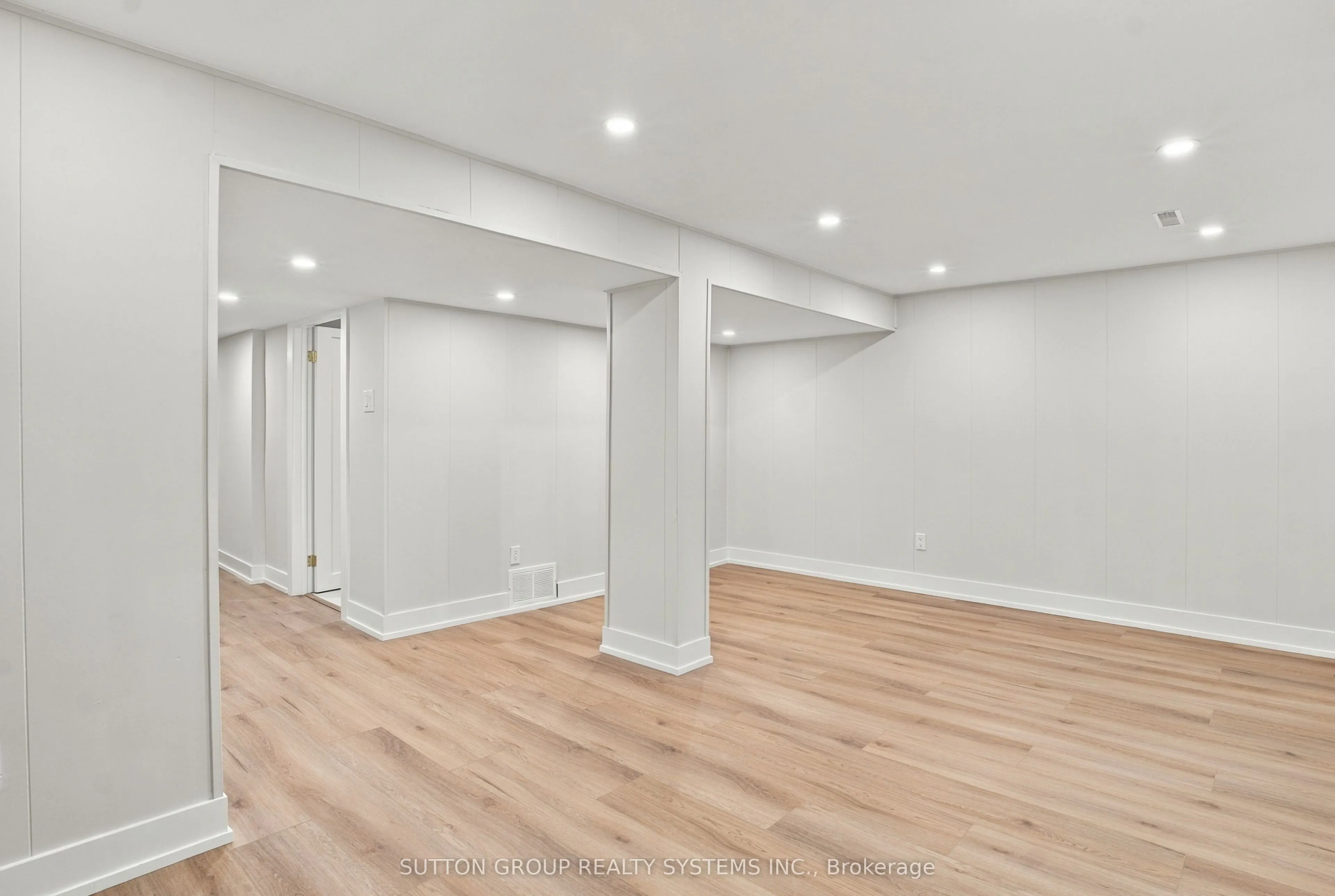 1951 Rathburn Road E #26