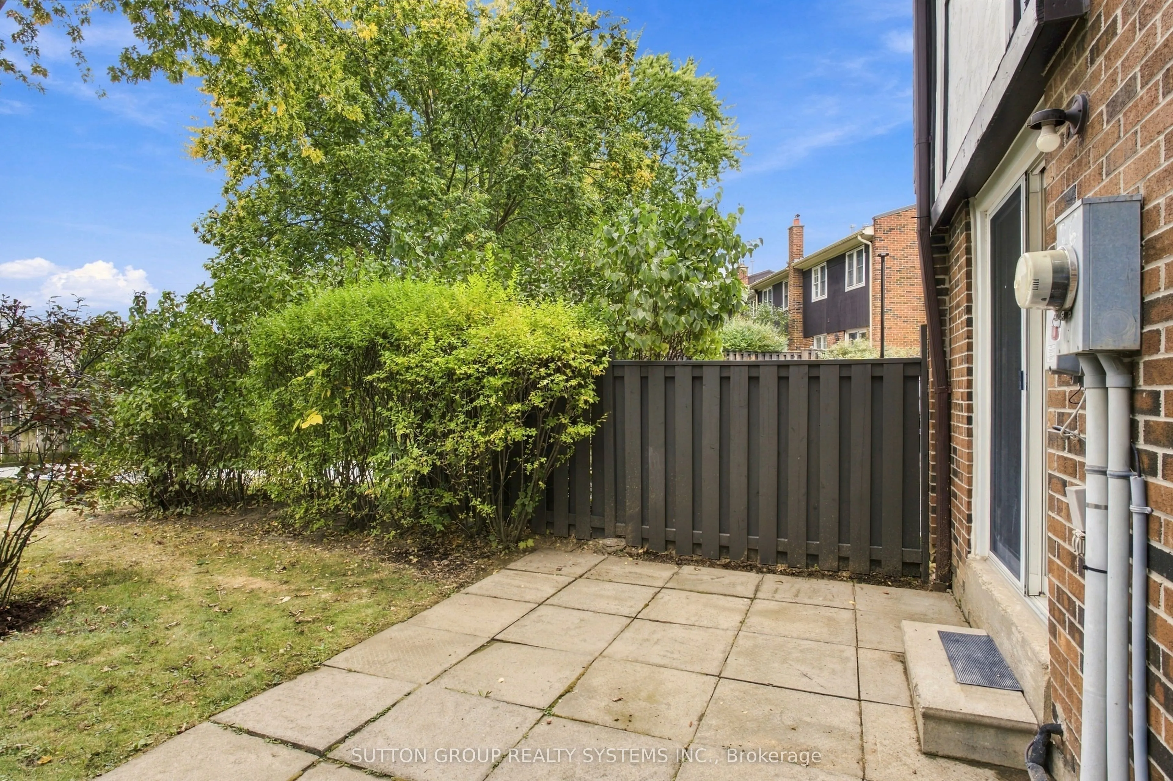 1951 Rathburn Road E #26