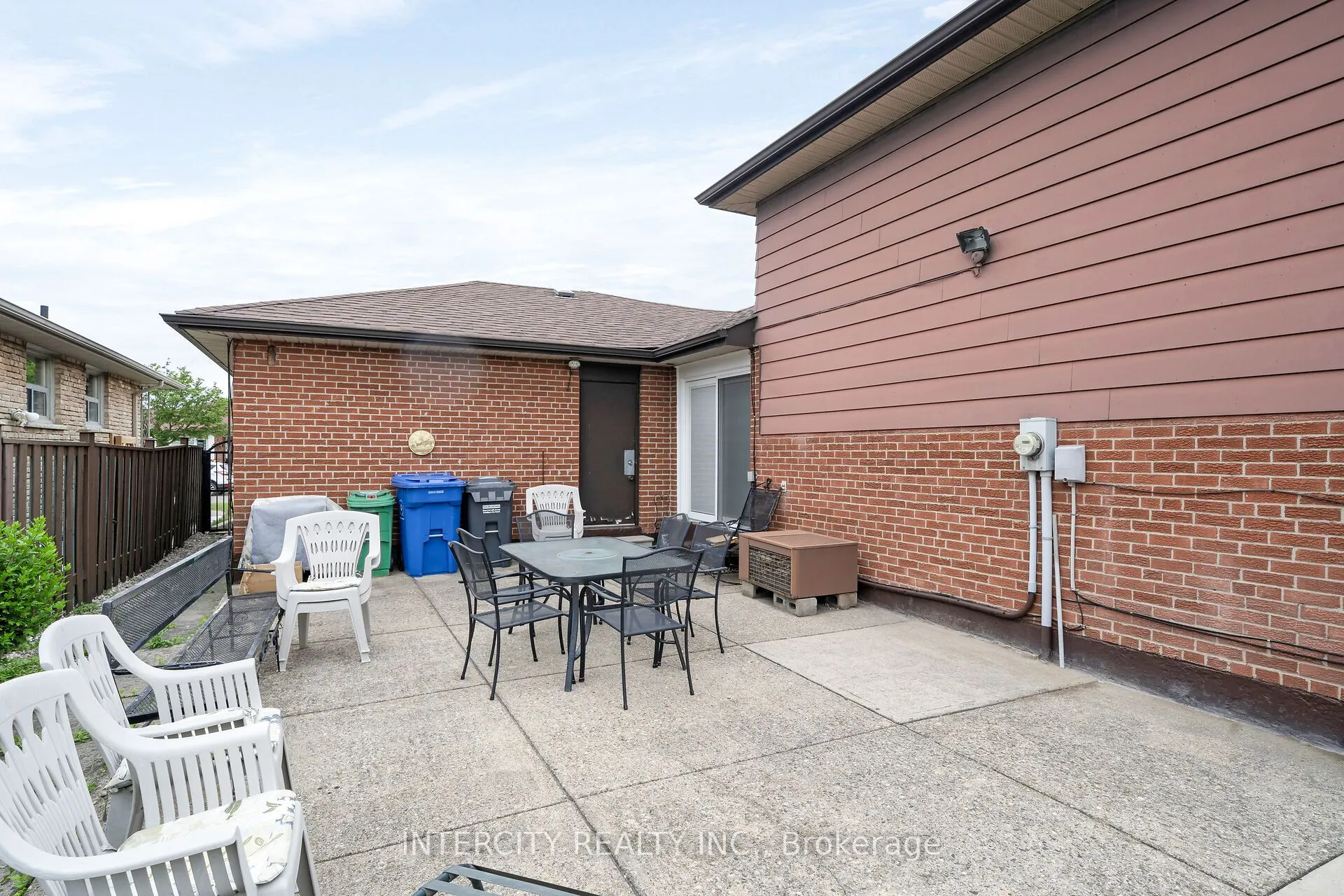 7279 Vernor Drive