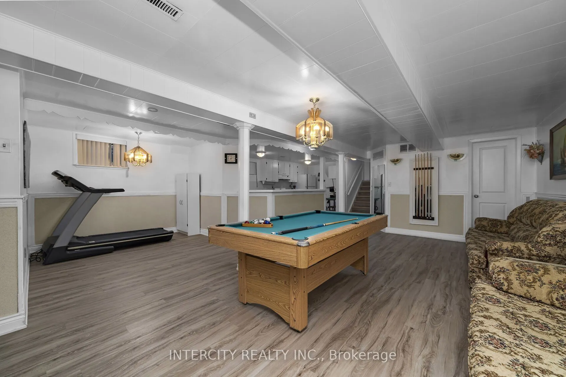 7279 Vernor Drive
