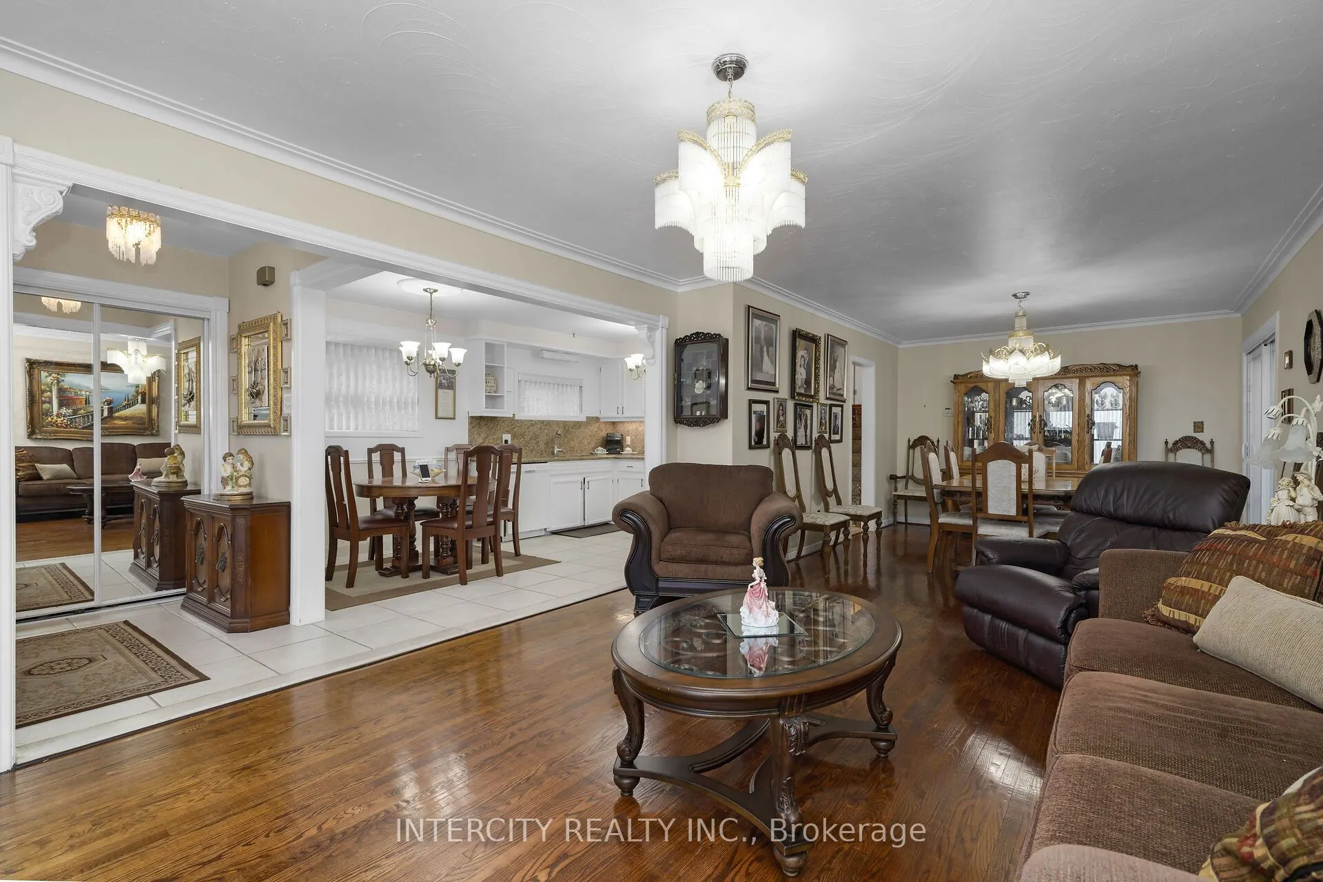7279 Vernor Drive