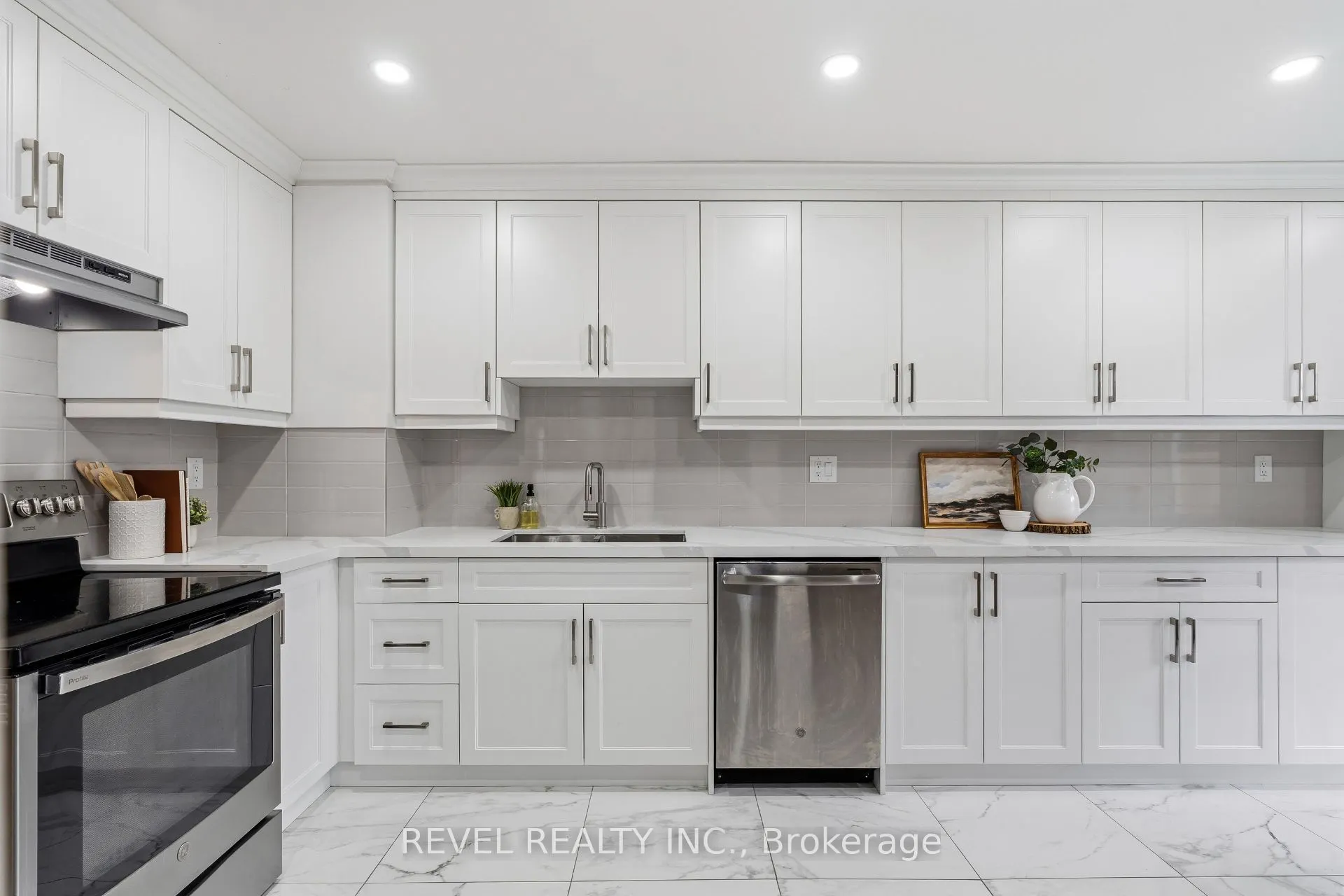 101 Sandmere Avenue