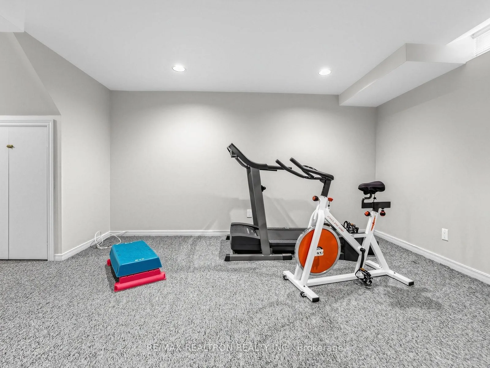 5305 Glen Erin Drive ##2B