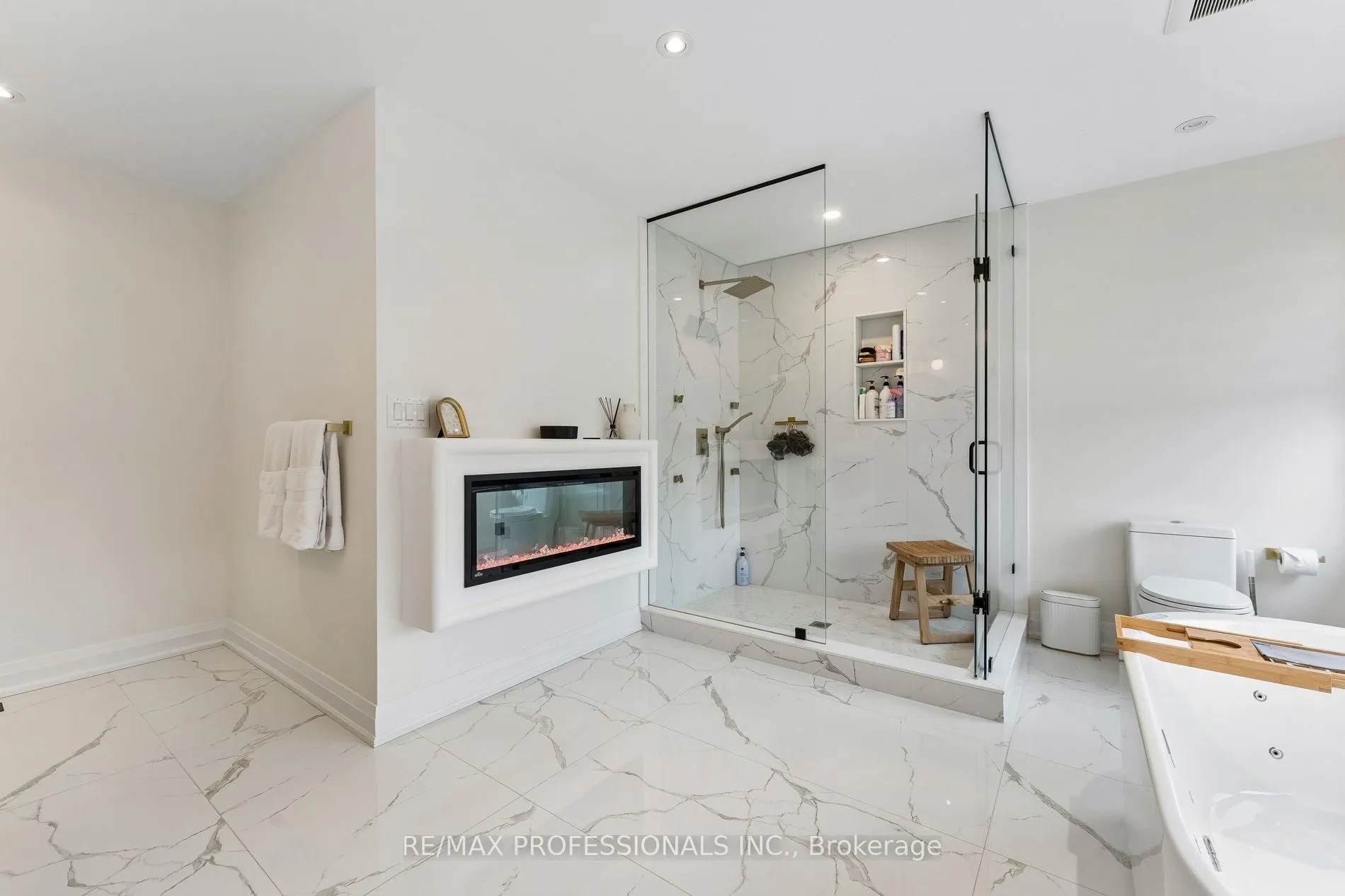 7 Ranwood Drive