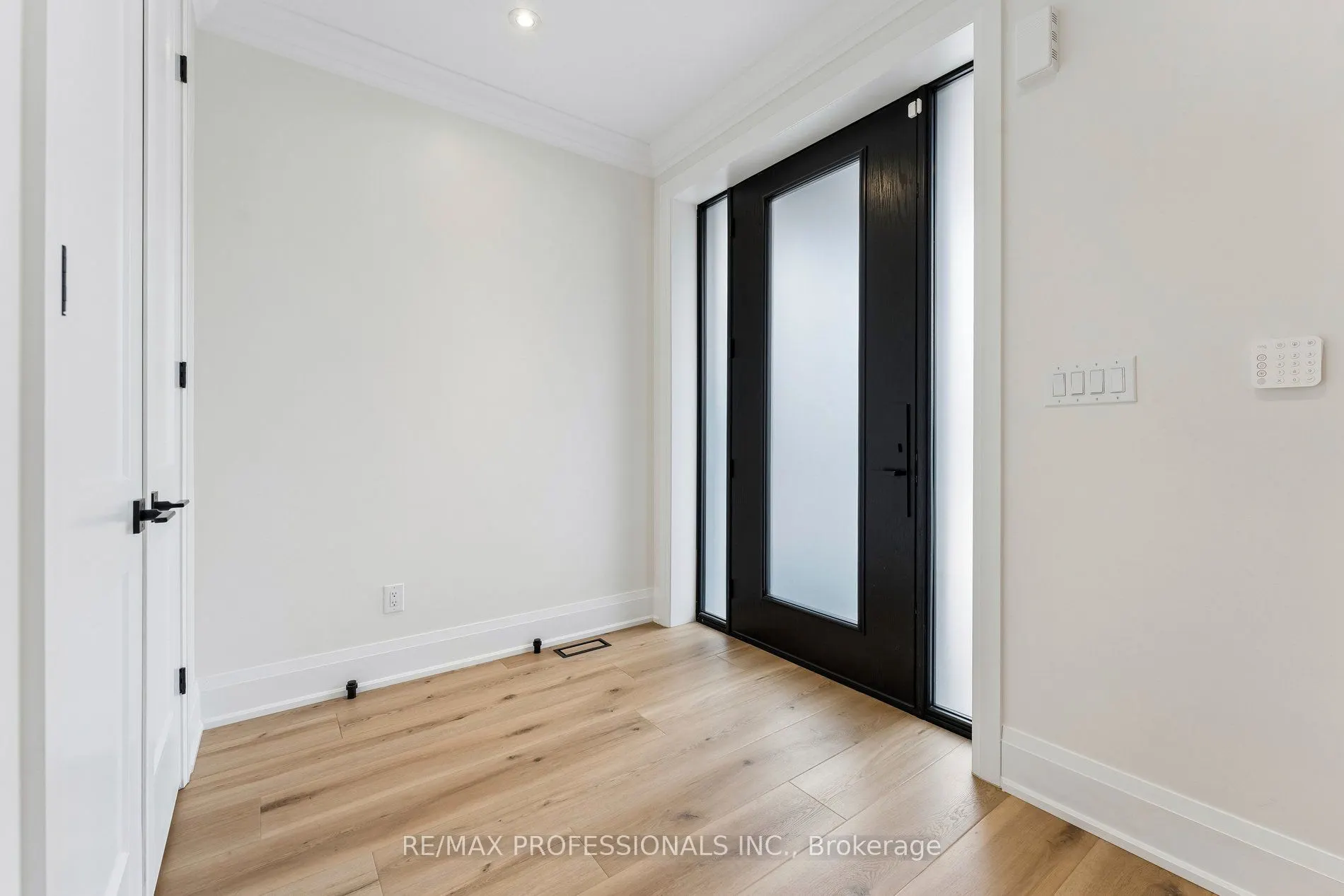 7 Ranwood Drive