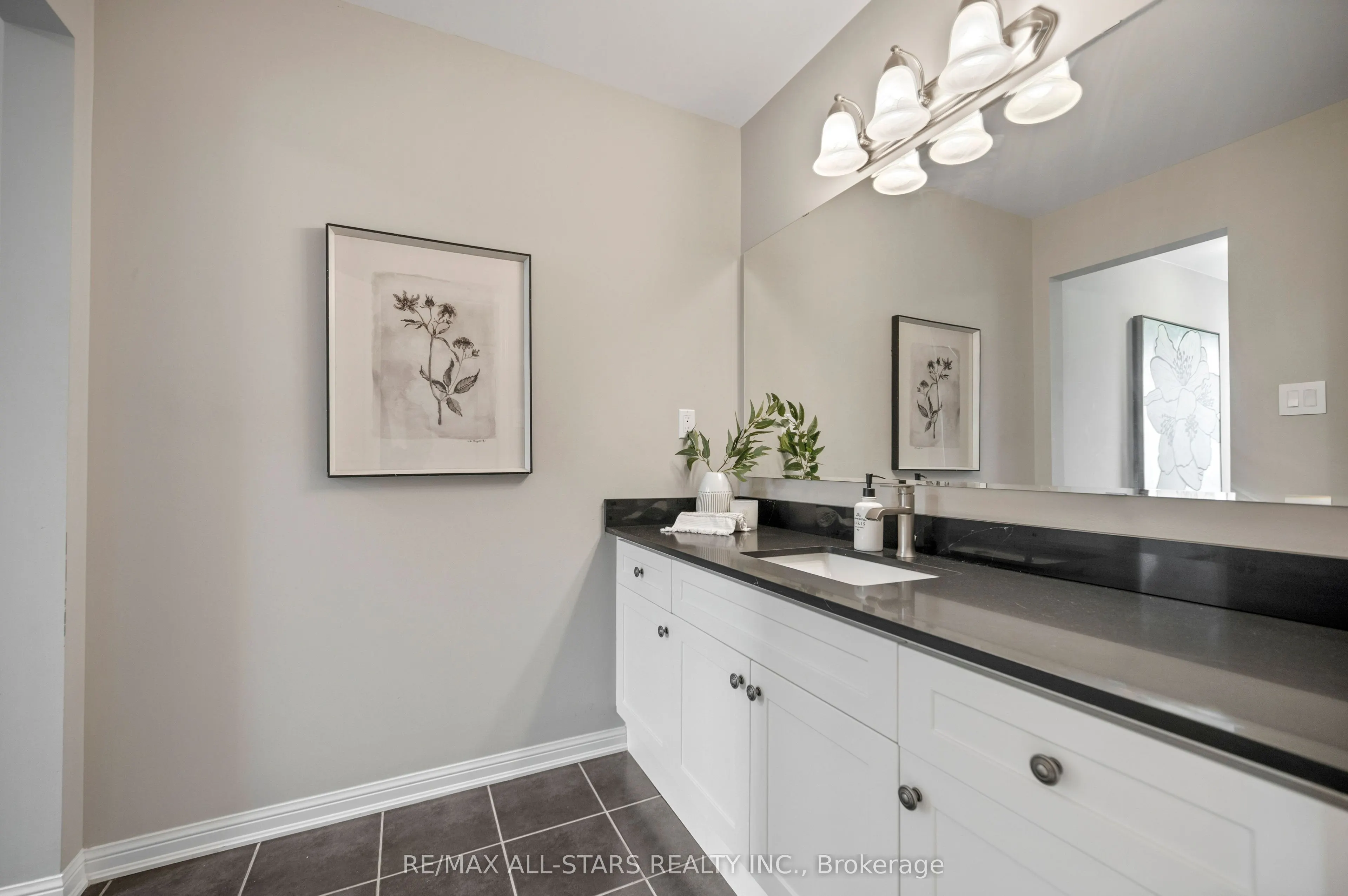 331 Inman Heights