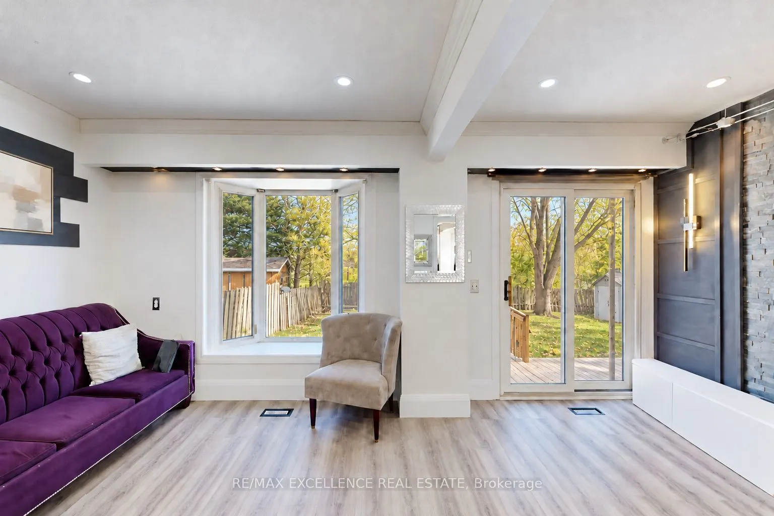 2458 Cobbinshaw Circle